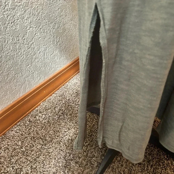 The Lounge Edit sage green ultra soft‎ stretch cotton blend maxi dress w/pockets - Picture 4 of 8